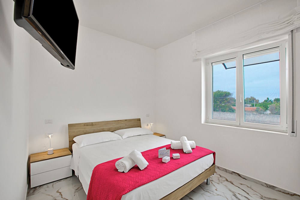 Family House, Multiple Bedrooms, 2 Bathrooms (Villa Na' Lu' 2 With Sea View)
