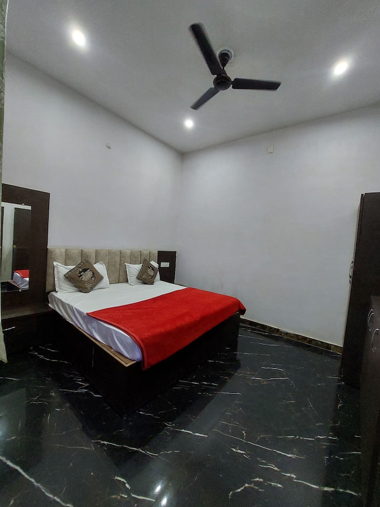Basic Single Room