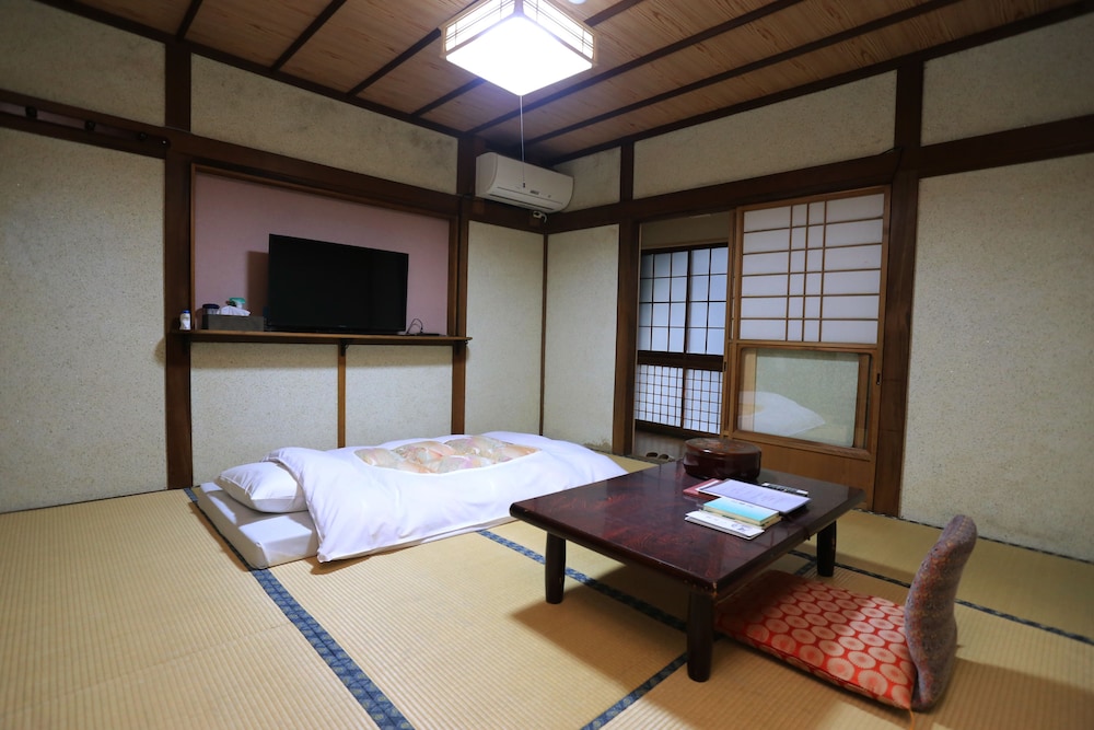 Japanese Room, Non Smoking, with Toilet 13.24sqm Max. 2 Futon photo 2