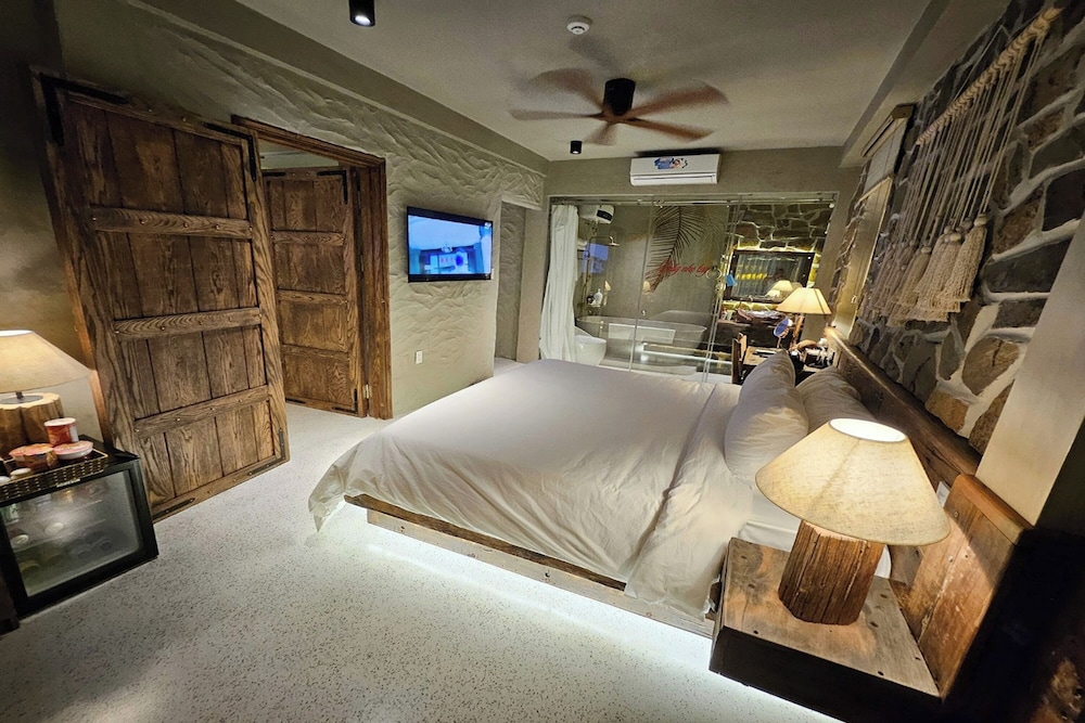 VIP Room - Photo 6