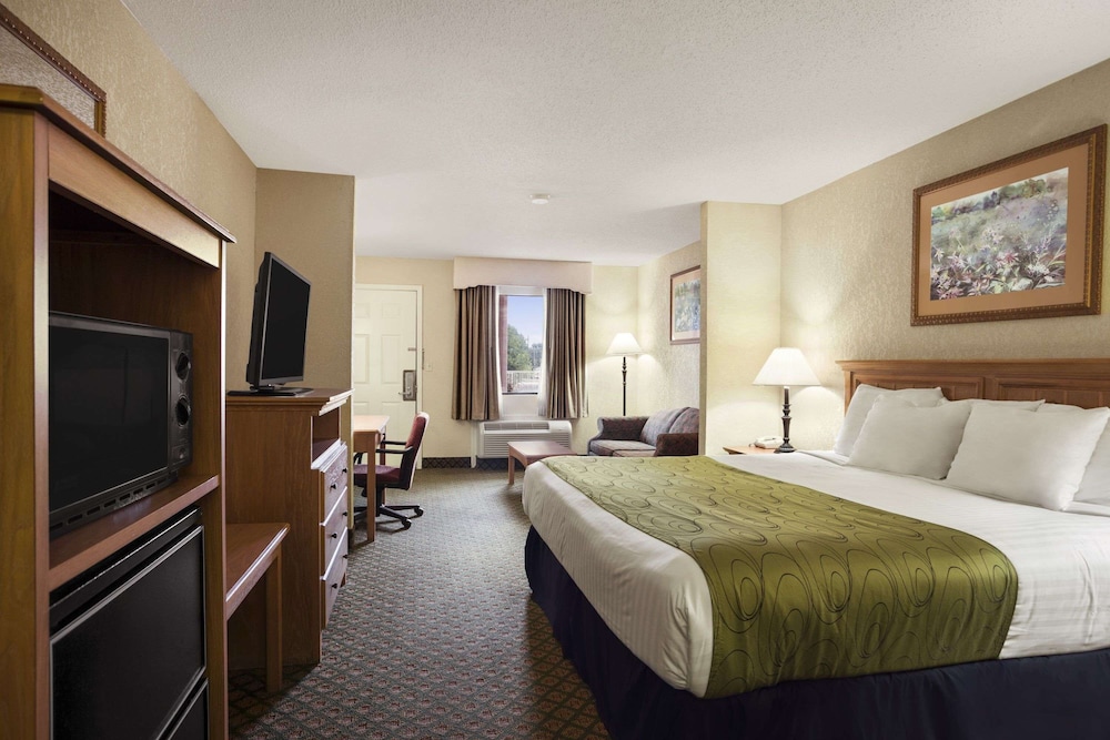 Business Room, 1 King Bed - Photo 2