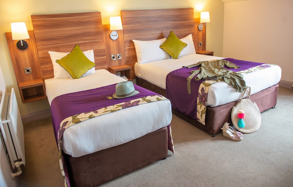 Standard Twin Room - Photo 3