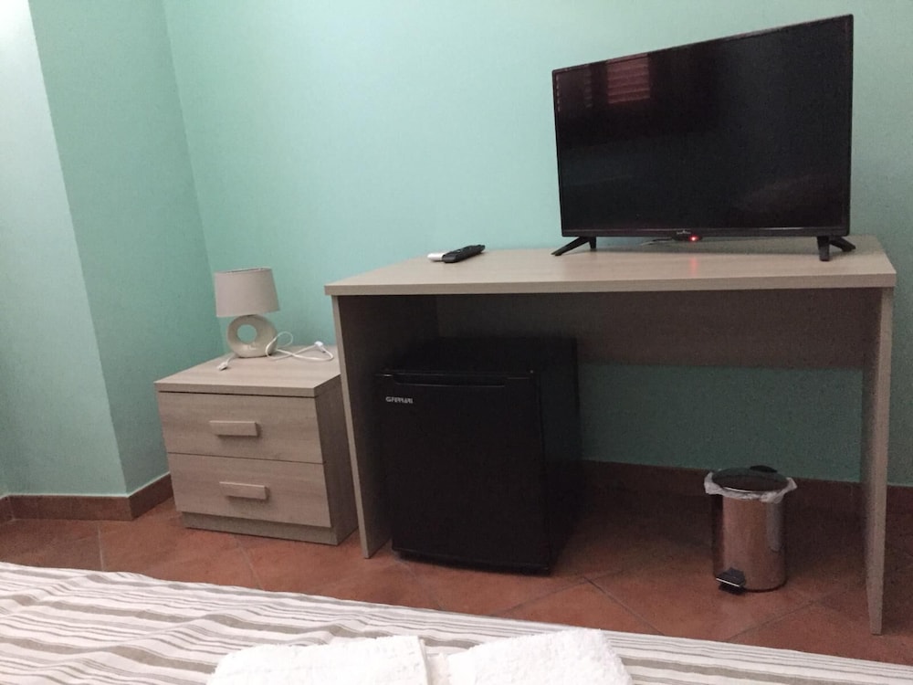 Single Room, Shared Bathroom (External) photo 3