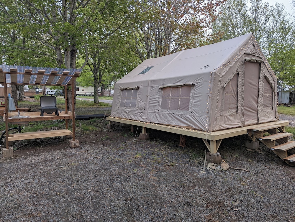 Tent, 1 Double Bed photo 3