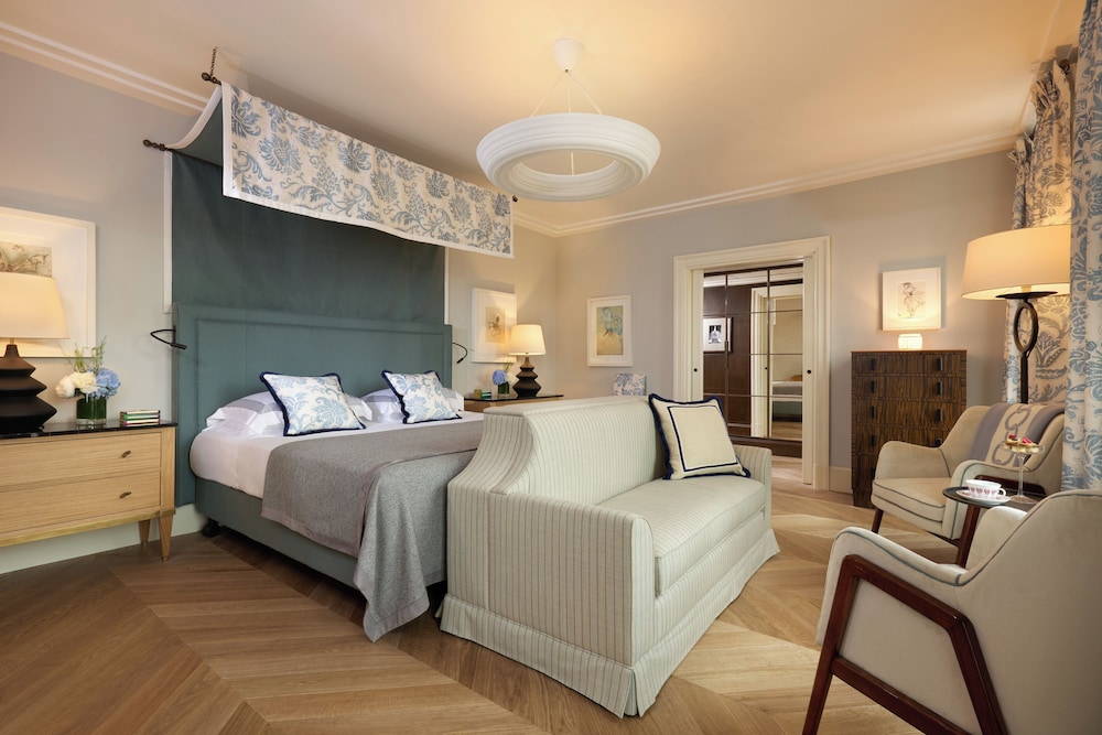 Suite, Terrace (Nijinsky)