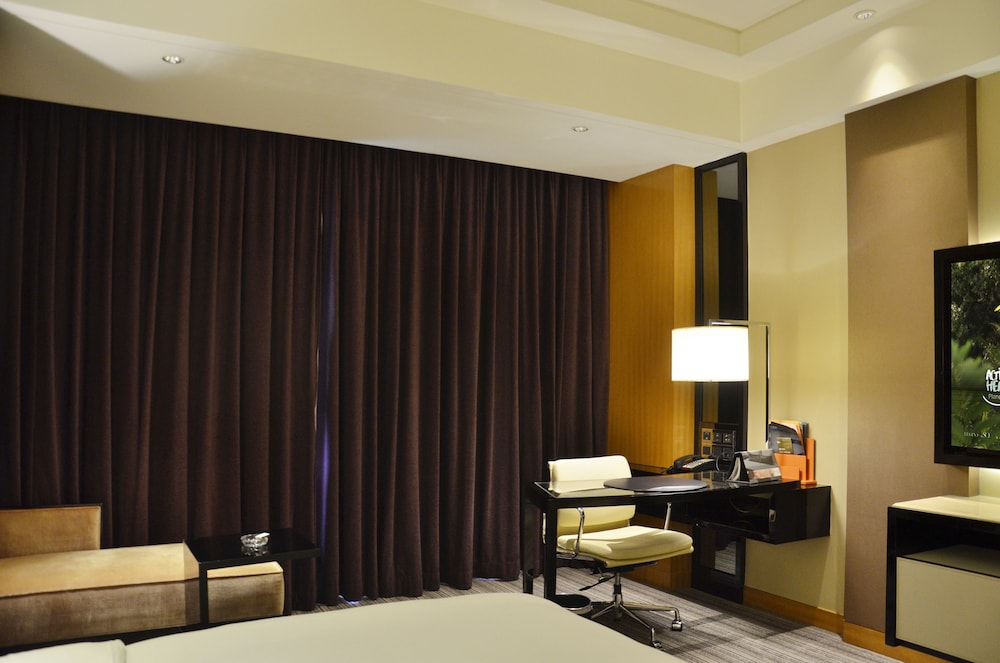 Superior Room, 1 King Bed - Photo 2
