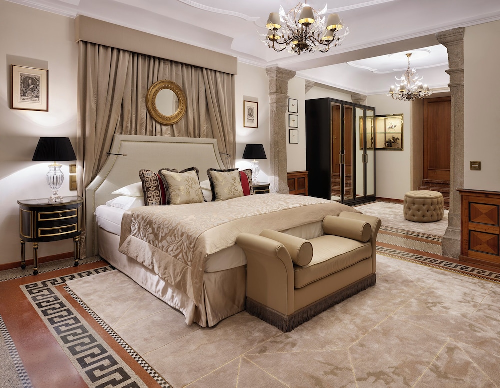 Exclusive Suite, 1 King Bed, Terrace, City View