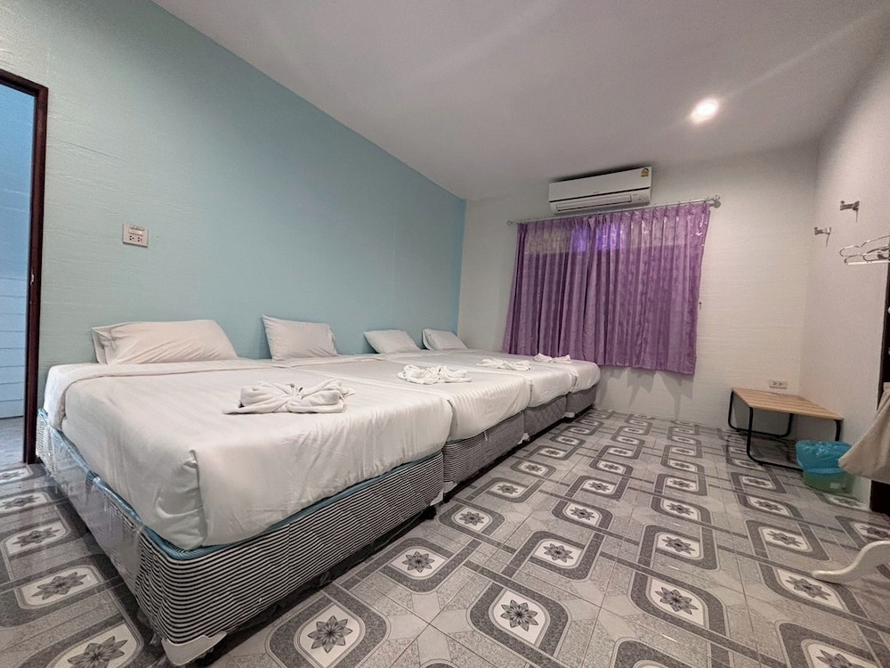 Family Quadruple Room photo 3