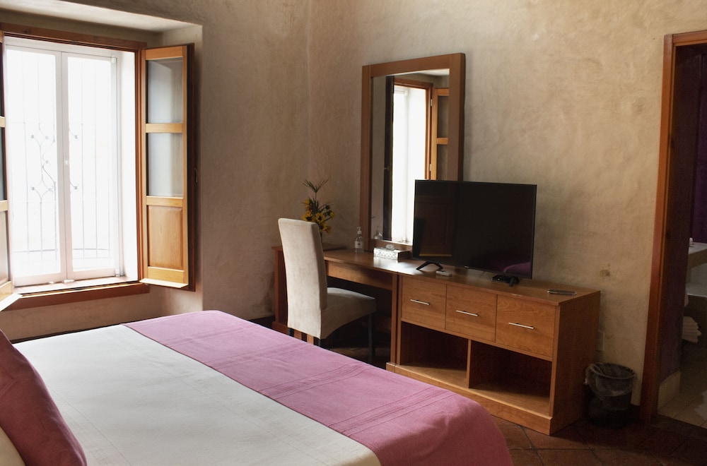 Pink Standard  Room photo 2