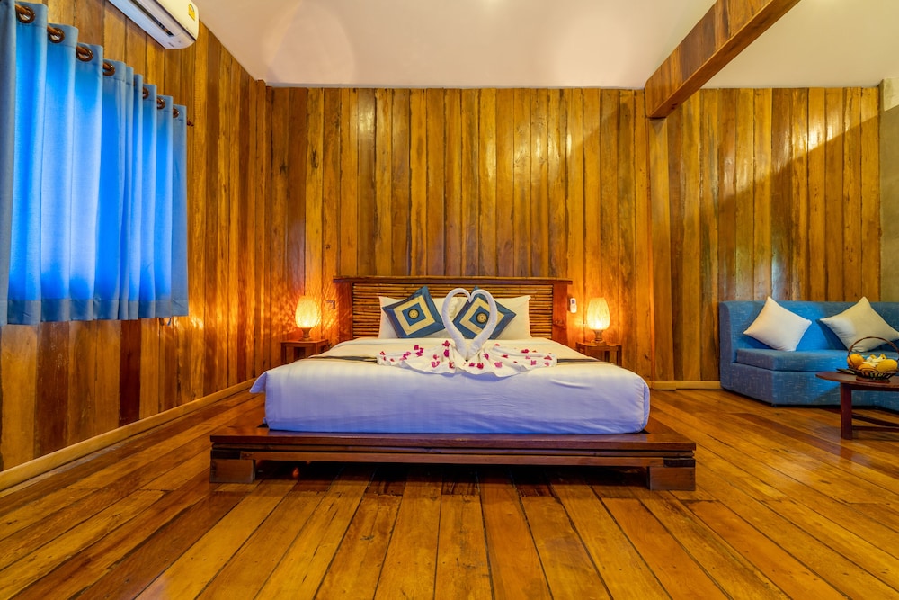 Private Jacuzzi Bungalow - 1 bedroom - Photo 4