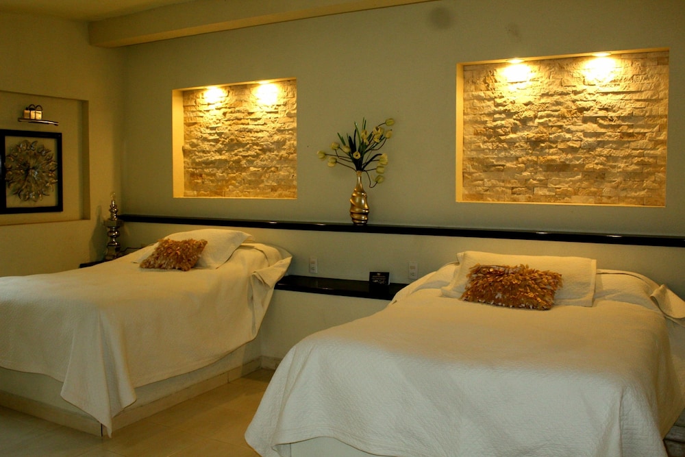 Quadruple Room, 2 Double Beds, Non Smoking photo 1