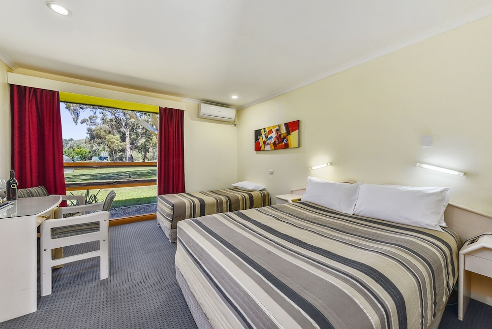 Twin Room - Photo 1