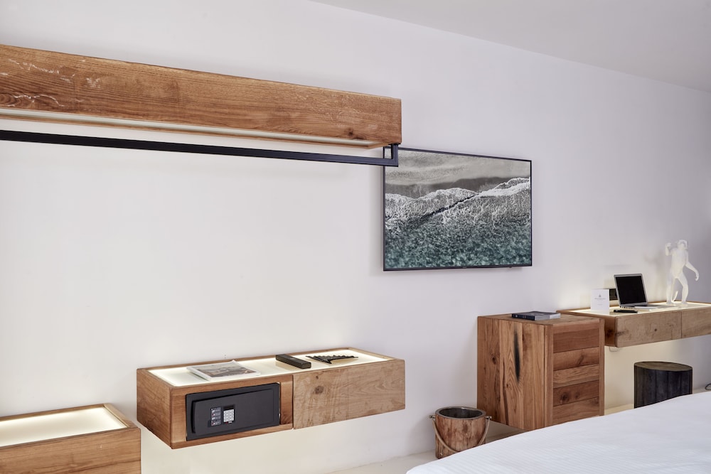 Premium Room - Photo 15
