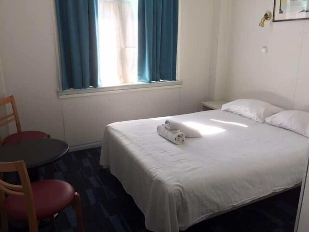 Basic Double Room, Private Bathroom photo 1