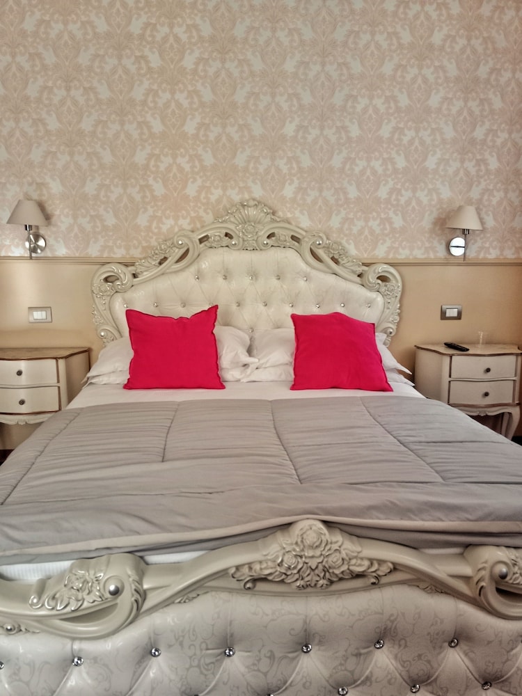 Comfort Suite photo 1