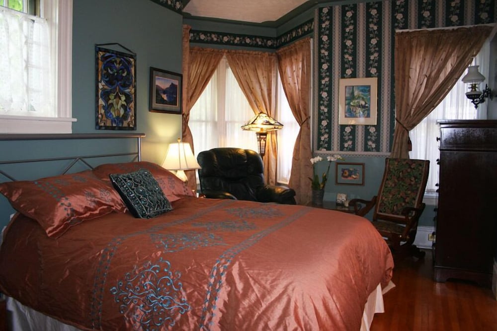 Room, 1 Queen Bed, Ensuite (Captains Room) photo 2