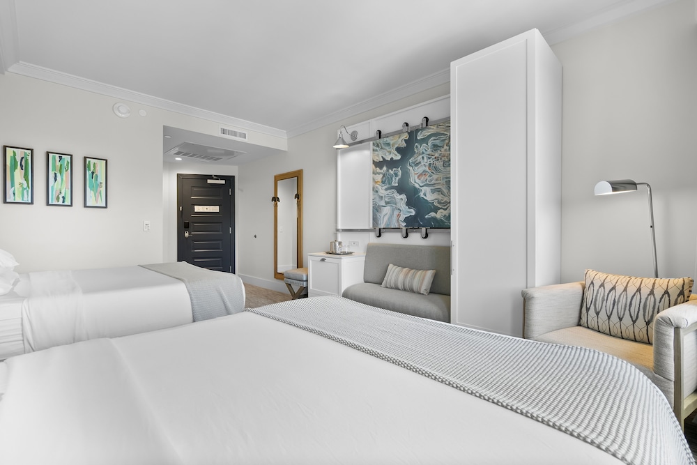 Signature Room, 2 Queen Beds photo 2