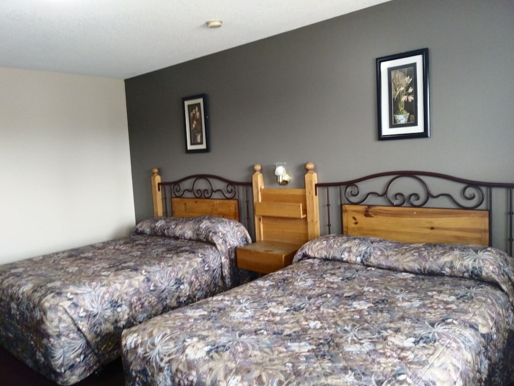 Standard Double Room, 2 Double Beds, Smoking photo 2