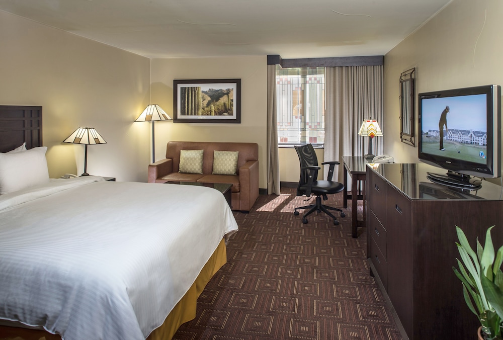 Suite, 1 King Bed, Non Smoking photo 1