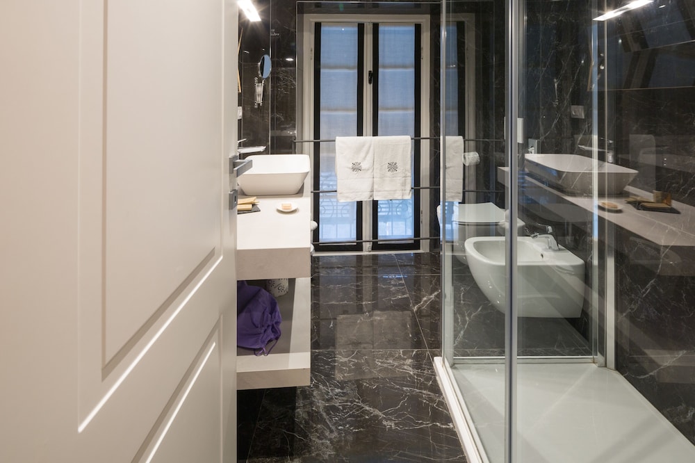 Honeymoon Studio Suite photo 3