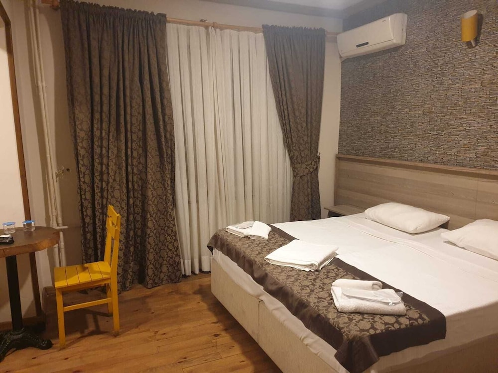 Classic Triple Room photo 1