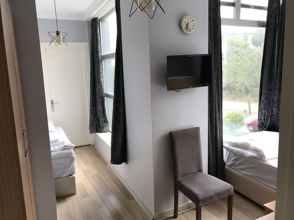 Standard Twin Room photo 3