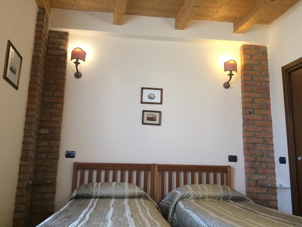 Comfort Double or Twin Room, Ensuite, Garden View (Gelso & Gelsomino) photo 1