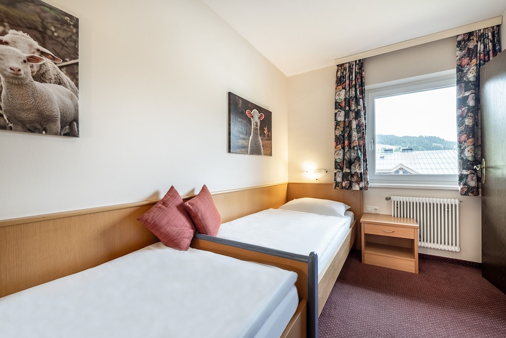 Apartment, 2 Bedrooms, Balcony, Mountain View photo 1