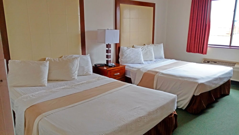 Room, 2 Queen Beds, Non Smoking - Photo 1