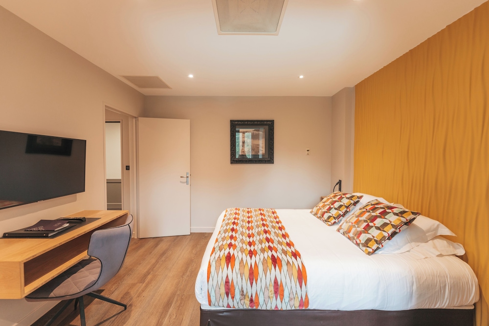 Superior Quadruple Room photo 2
