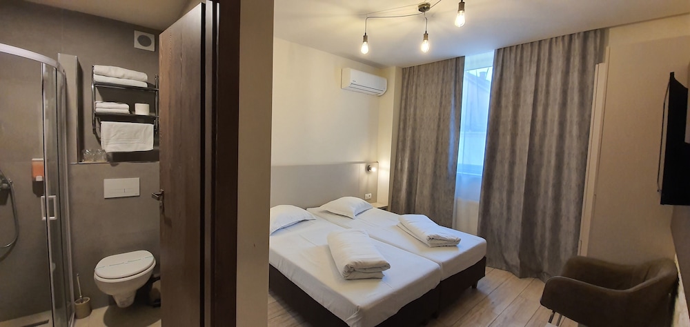 Economy Room photo 1