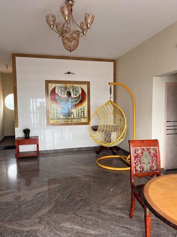 Family Room photo 3