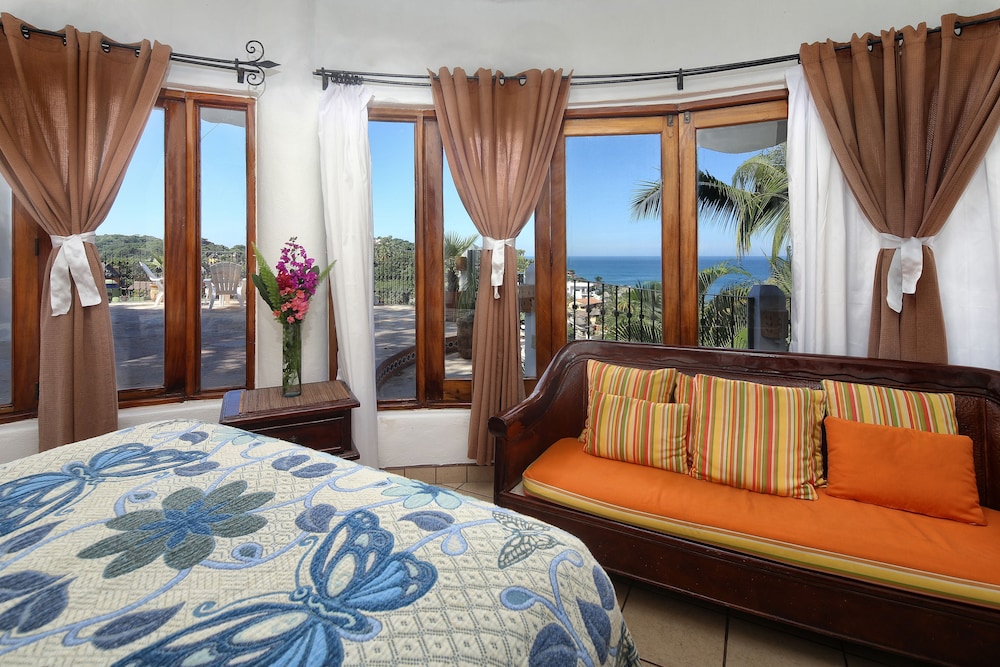 Luxury Bungalow, 1 Queen Bed, Non Smoking, Mountain View photo 2