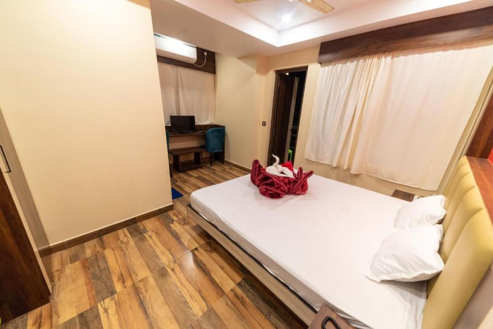 Deluxe Double Room, City View photo 3