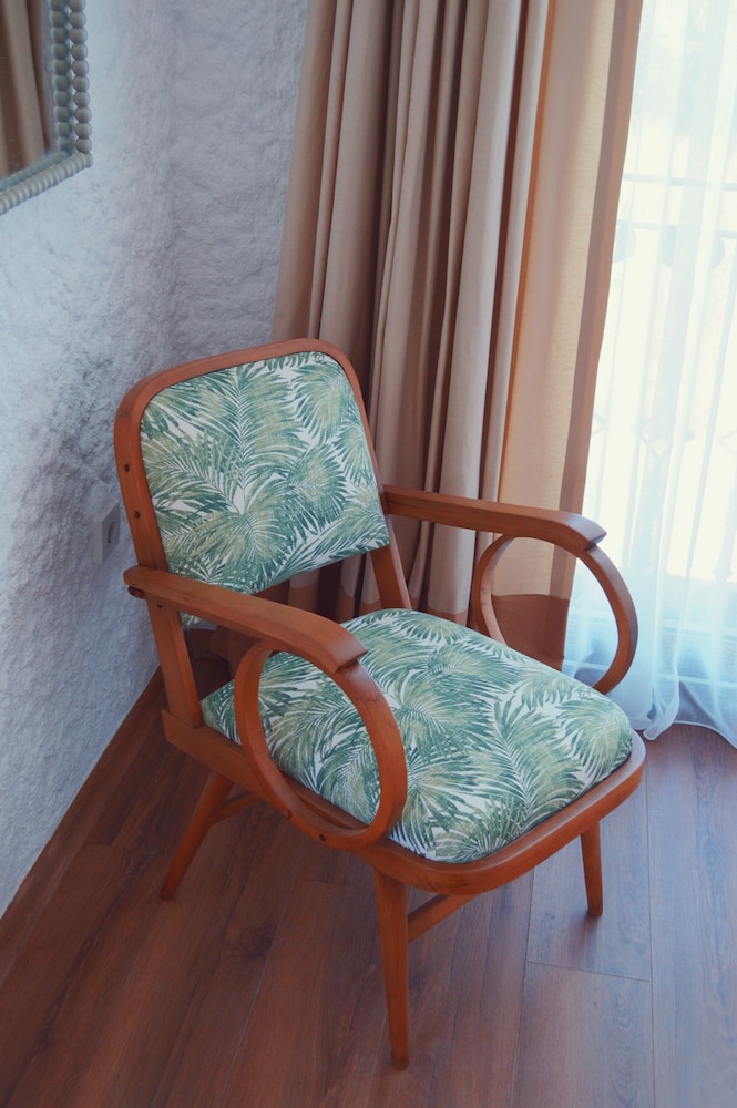 Deluxe Room - Photo 7