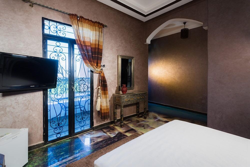 Deluxe Double Room, Mountain View, Poolside photo 1