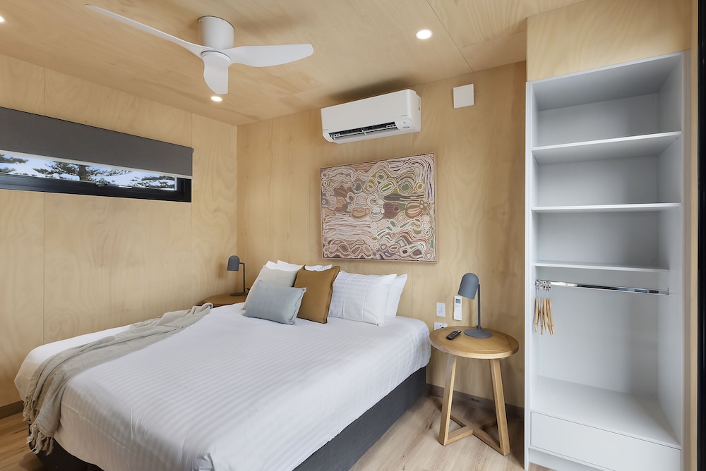 Superior Villa - Sleeps 6 - Accessible photo 1