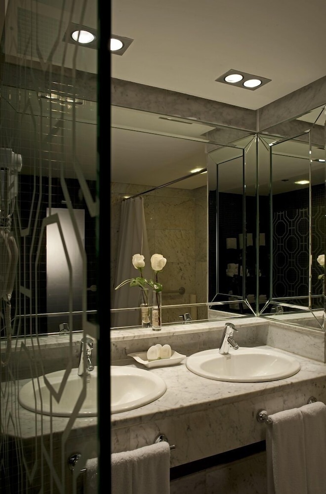Presidential Suite, 1 King Bed, Ocean View (Luxurious) thumbnail 5