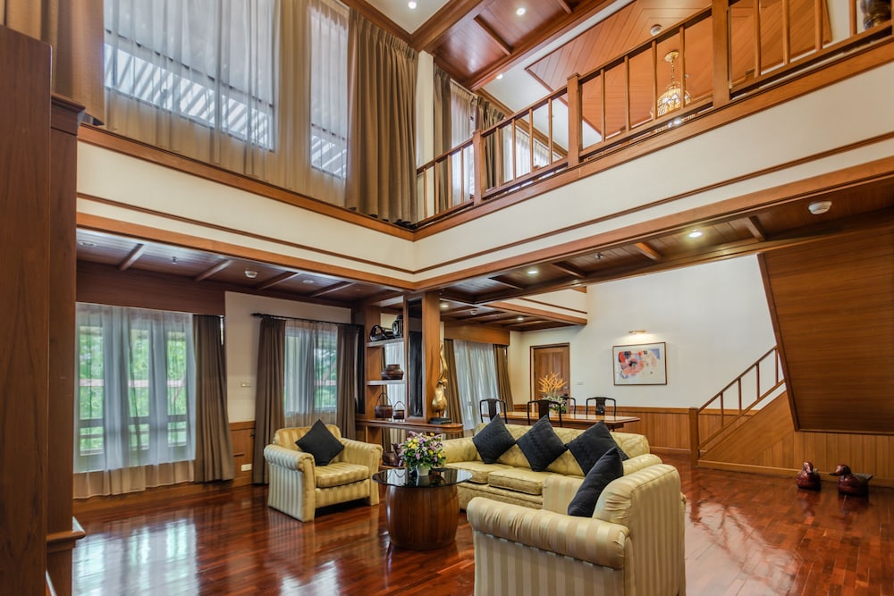 Royal Suite - Photo 2