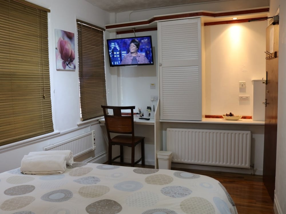 Double or Twin Room, Ensuite - Photo 27