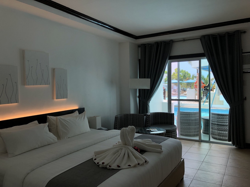 Pool Access Room - Photo 5