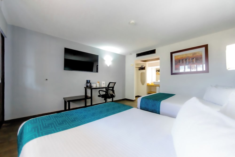 Deluxe Double Room - Photo 11