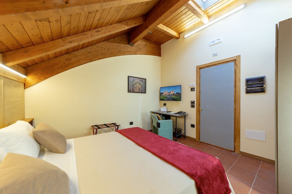 Standard Double Room, 1 Double Bed - Photo 1