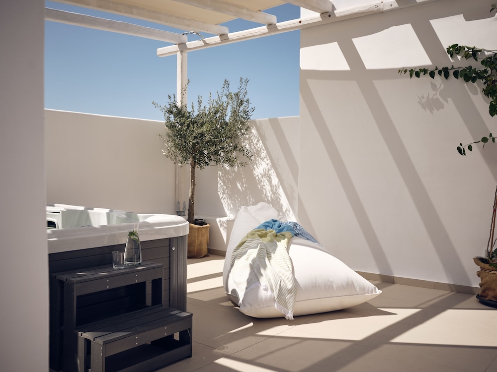 Suite, 1 Bedroom, Balcony, Sea View (Intimate) - Photo 5