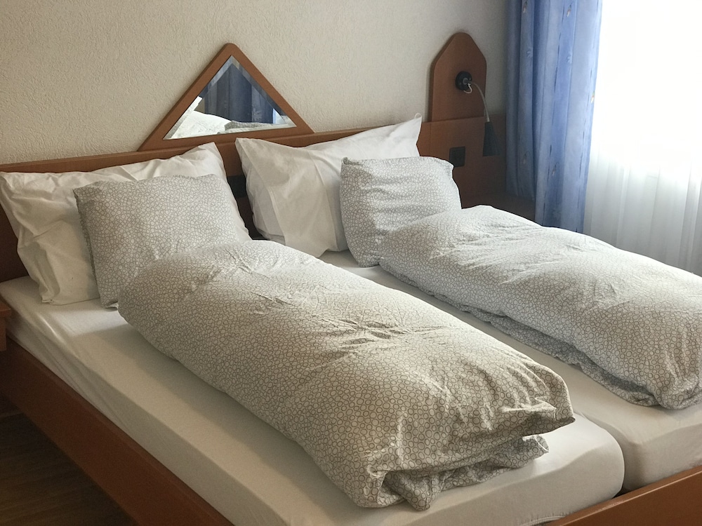 Economy Triple Room