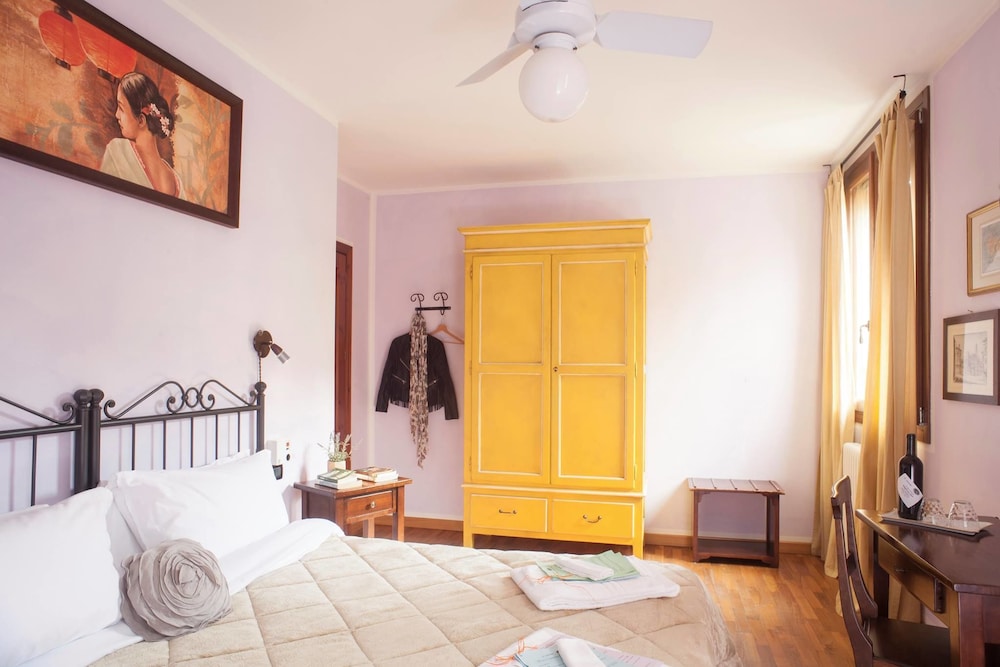 Double or Twin Room - Photo 2