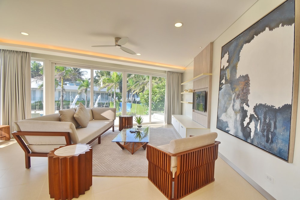 Premier Suite (Two Bedroom Pool View) - Photo 15