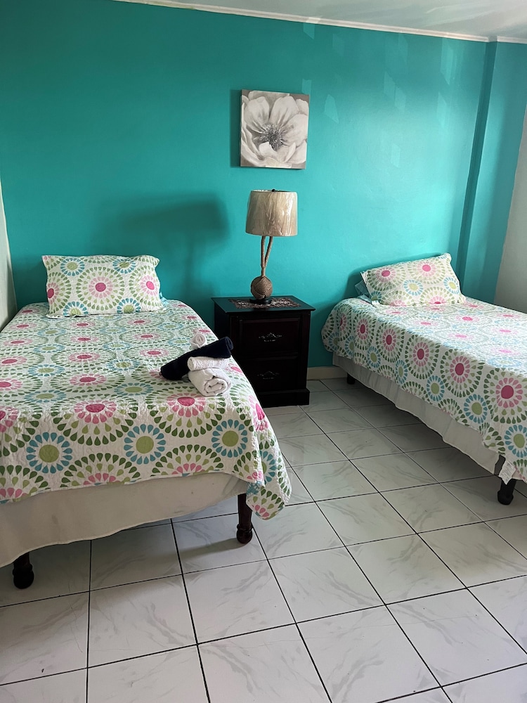 Family Apartment, Multiple Beds, Non Smoking photo 3