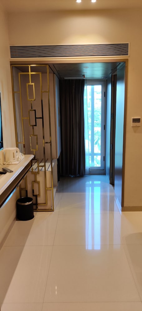 Deluxe Double or Twin Room - Photo 27