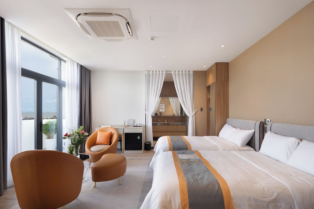 Family Double Room, Beach View